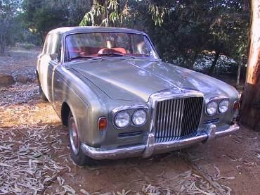Der silberne Bentley