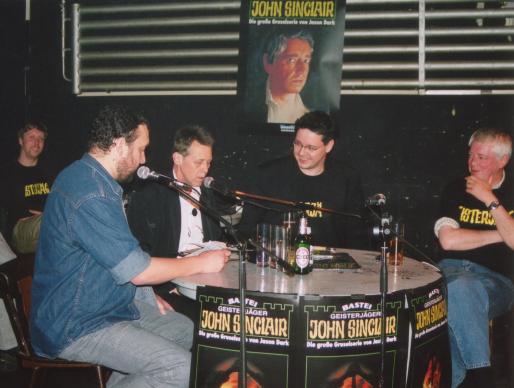 Thilo Schmitz und Frank Glaubrecht während des Live Hörspiels