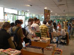 Die Warteschlange der Fans