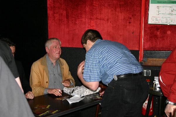 Anonym in der Diskussion mit Jason Dark